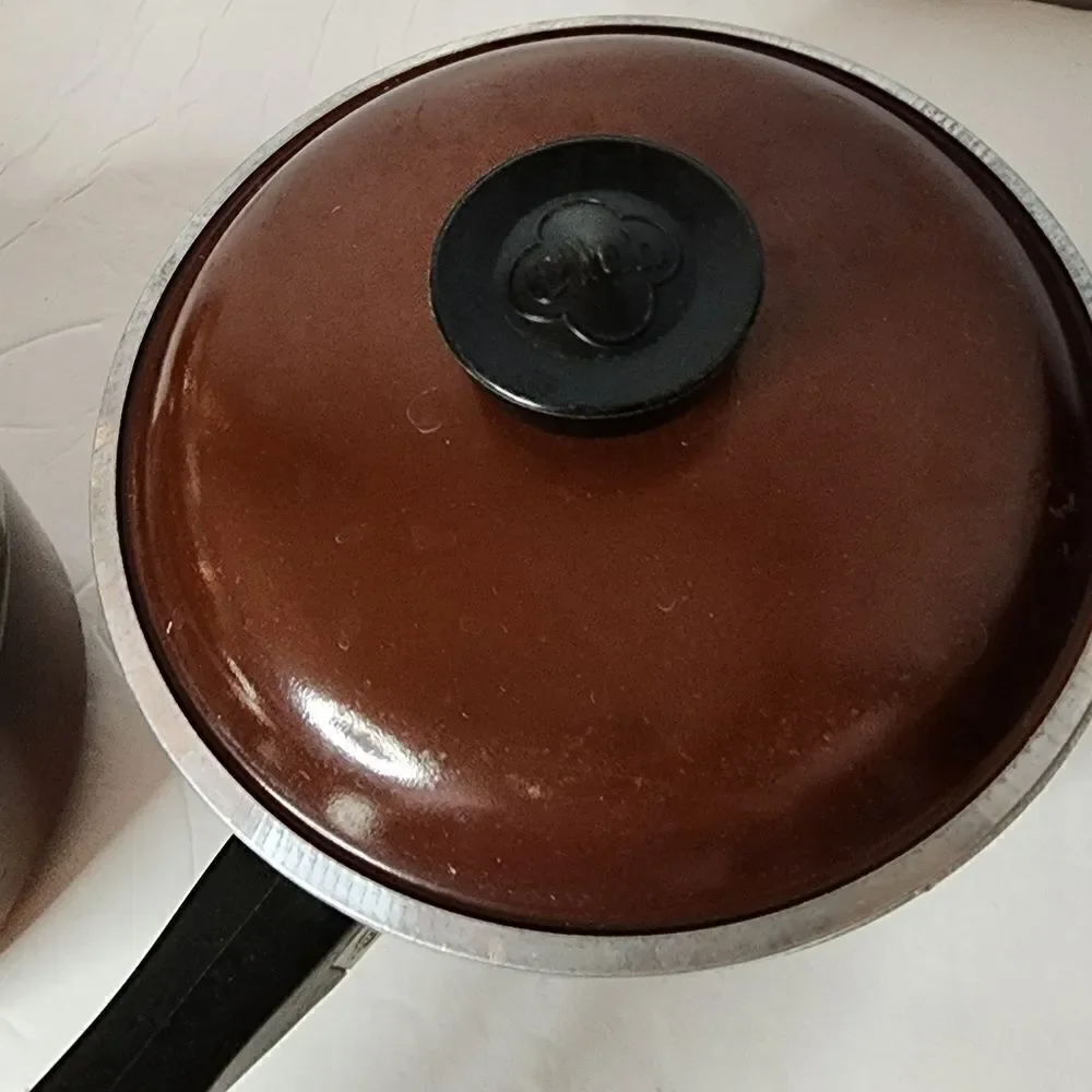 Vintage Club pans brown mod century modern with lids